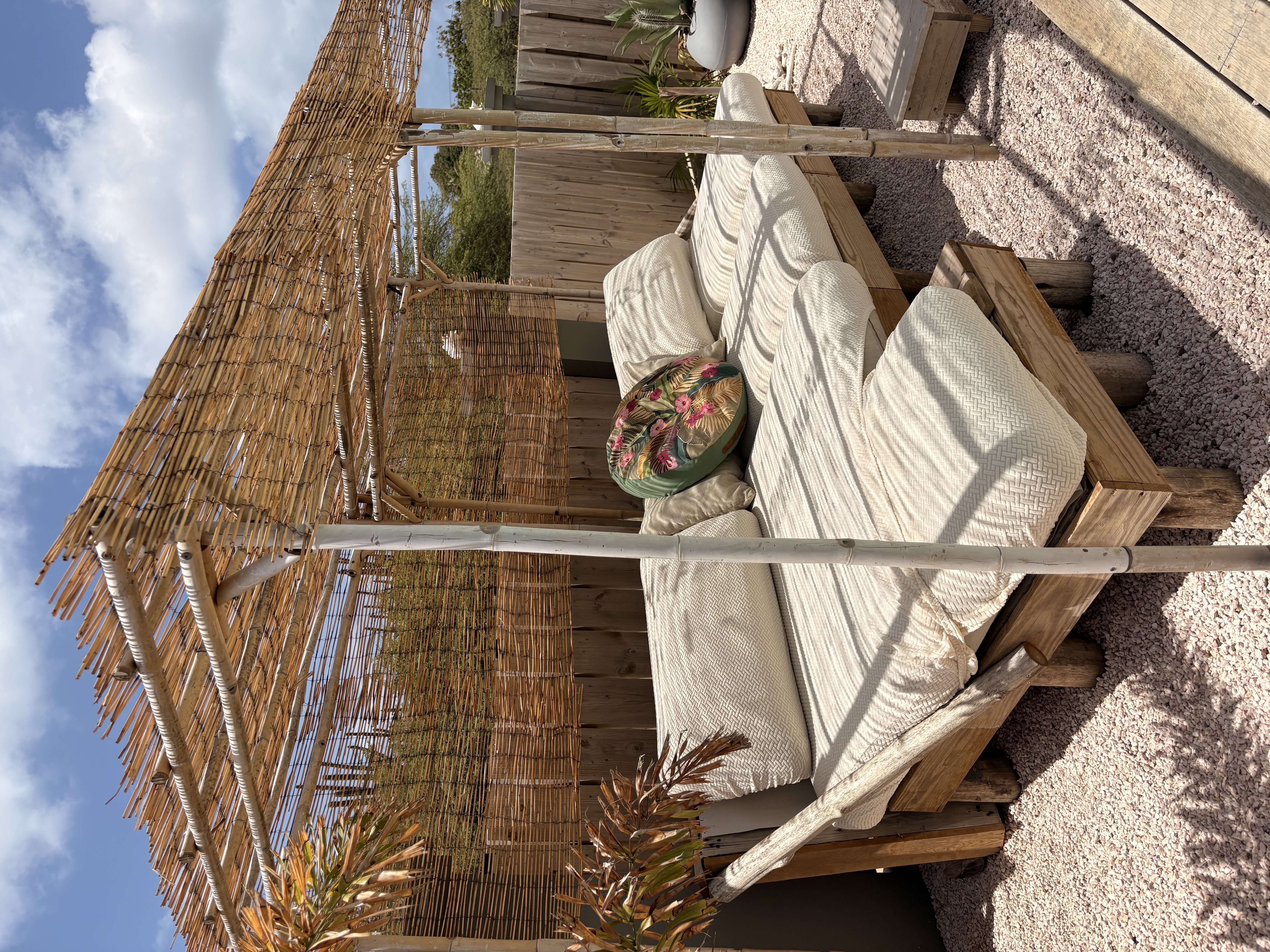 Palapa daybed lounge