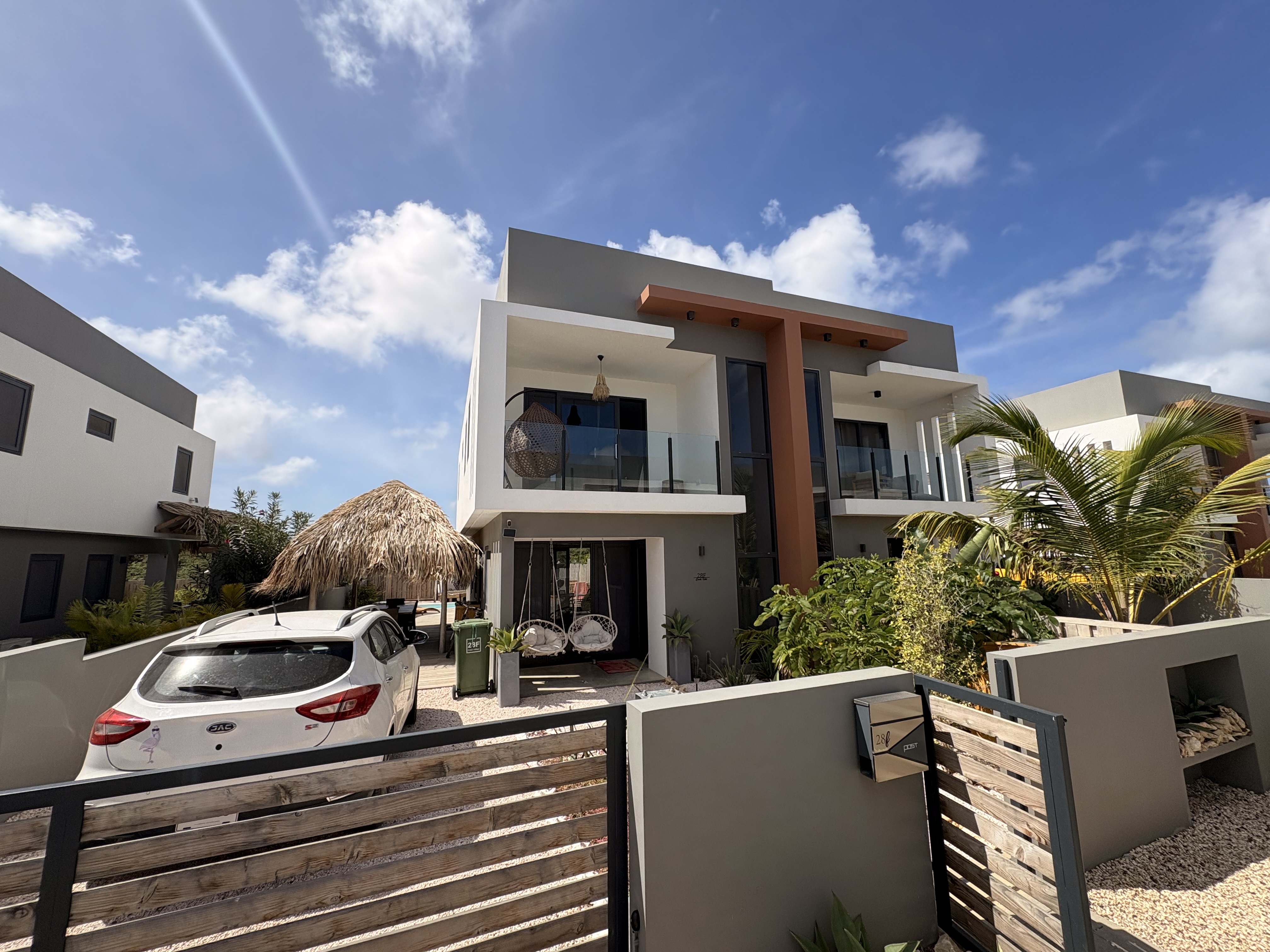 Casa Niki 28F exterior
