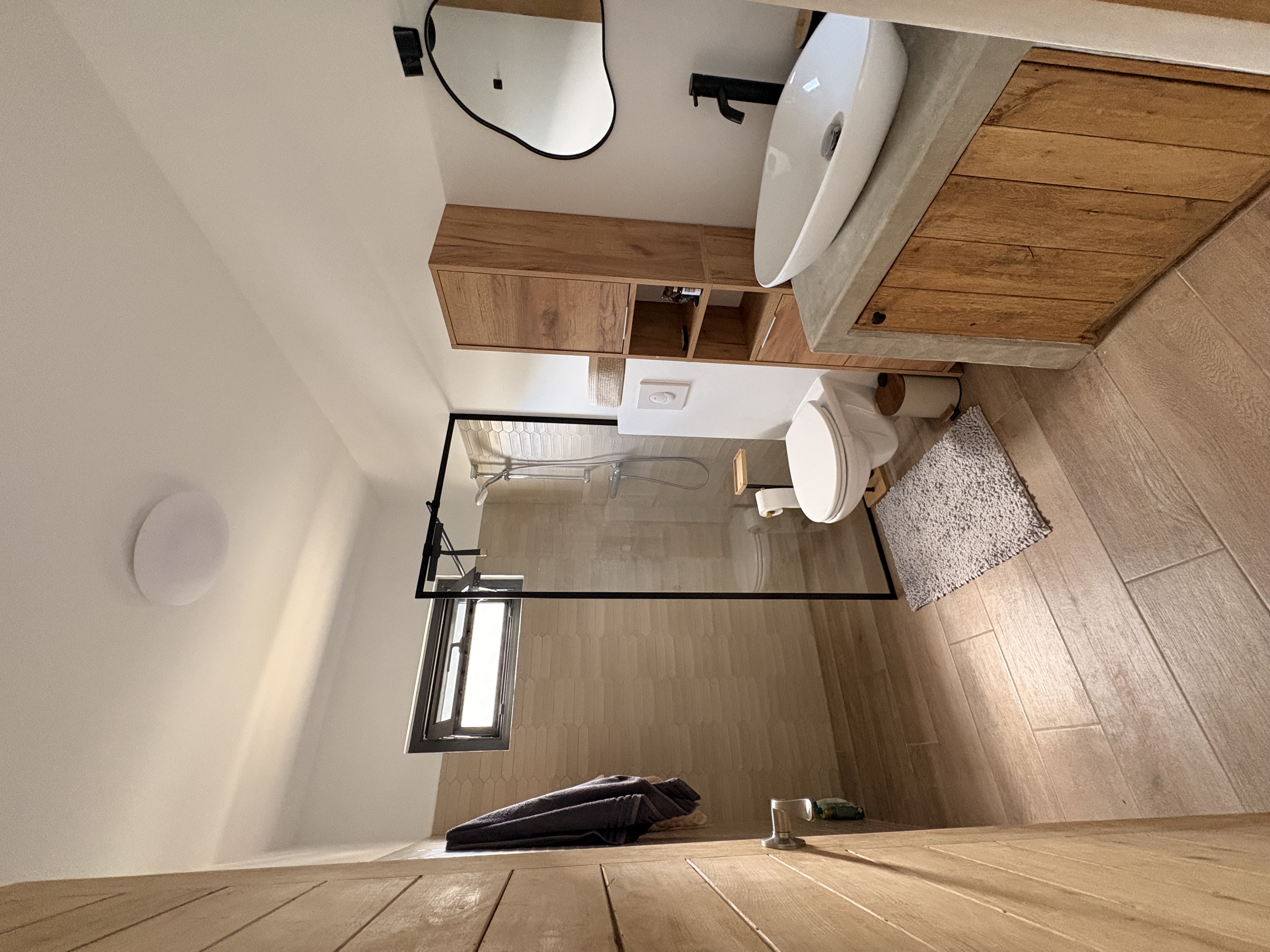 Master en-suite bathroom